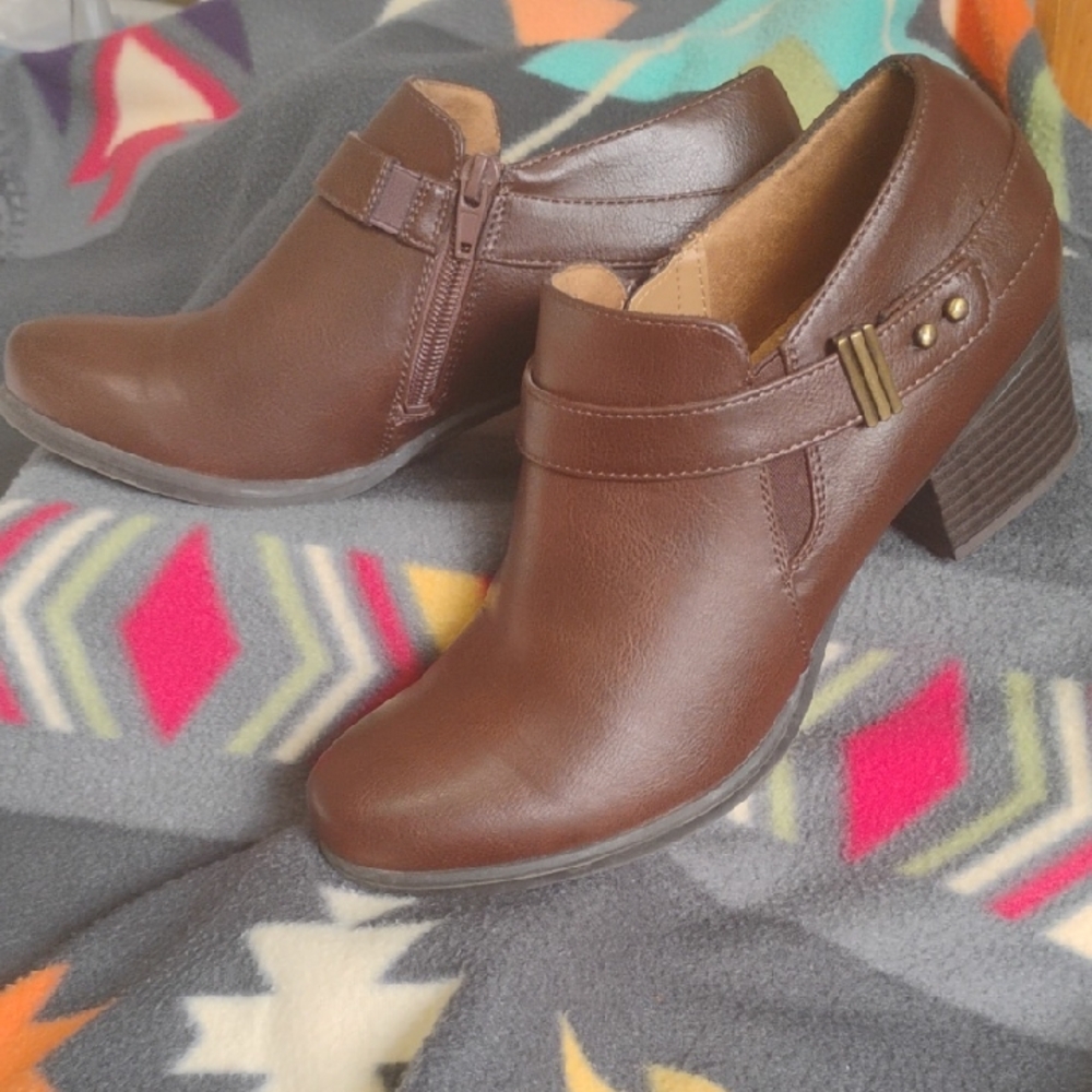 Natural Soul Chocolate Brown Ankle Booties With Strap Detail 8.5